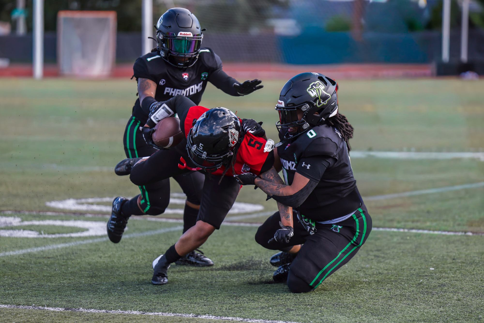 Phantomz defense closes in on the ball carrier